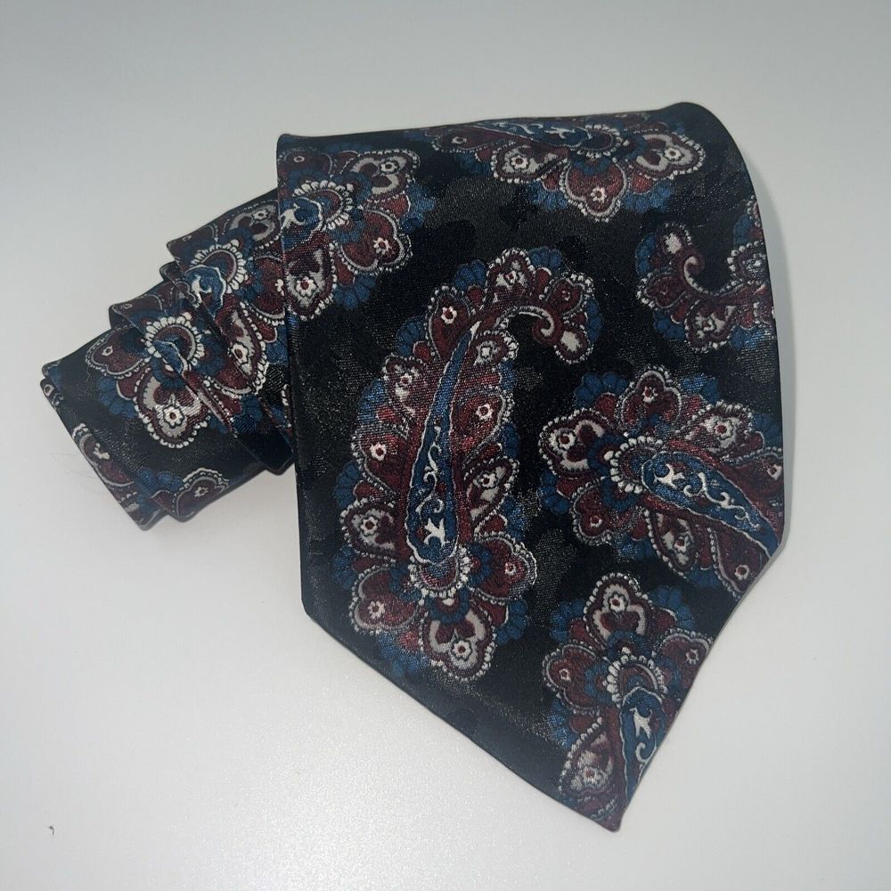 Christian Dior Monsieur Mens Neck‎ Tie Paisley Print USA Made 100% Polyester